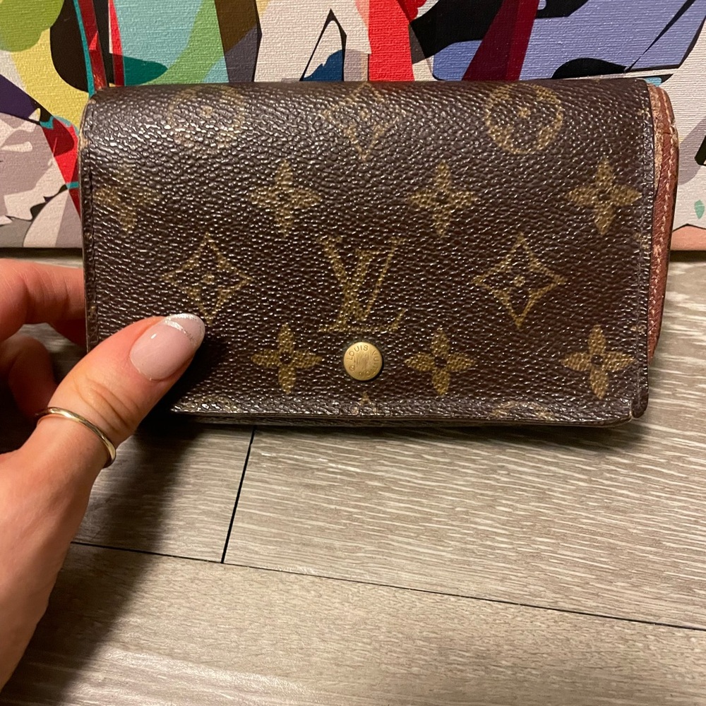 Authentic lv Louis Vuitton wallet